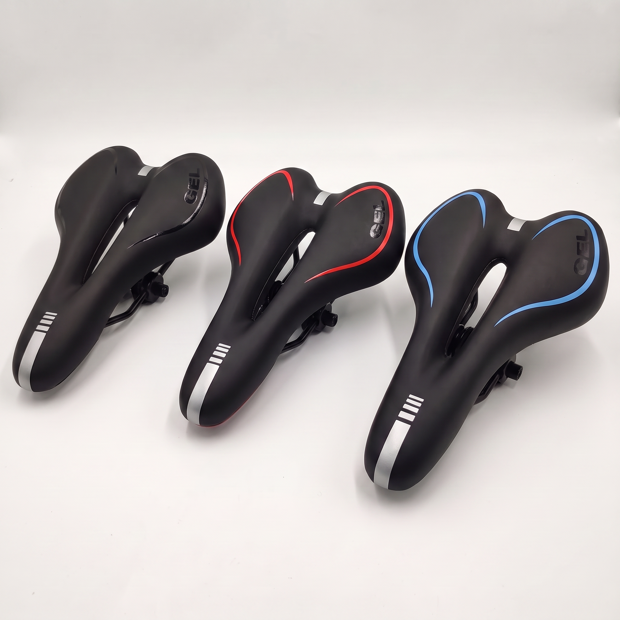 Speed Gel Men Sattel in Nachtschwarz, Sommerrot und Himmelblau