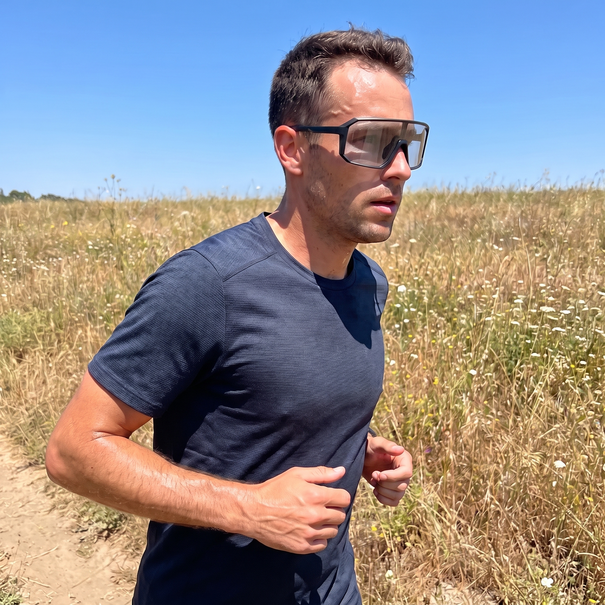 [en] SunFlex outdoor glasses on a trail runner